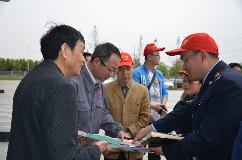 邛崃市直构造共产党员办事队到临公司观赏指点